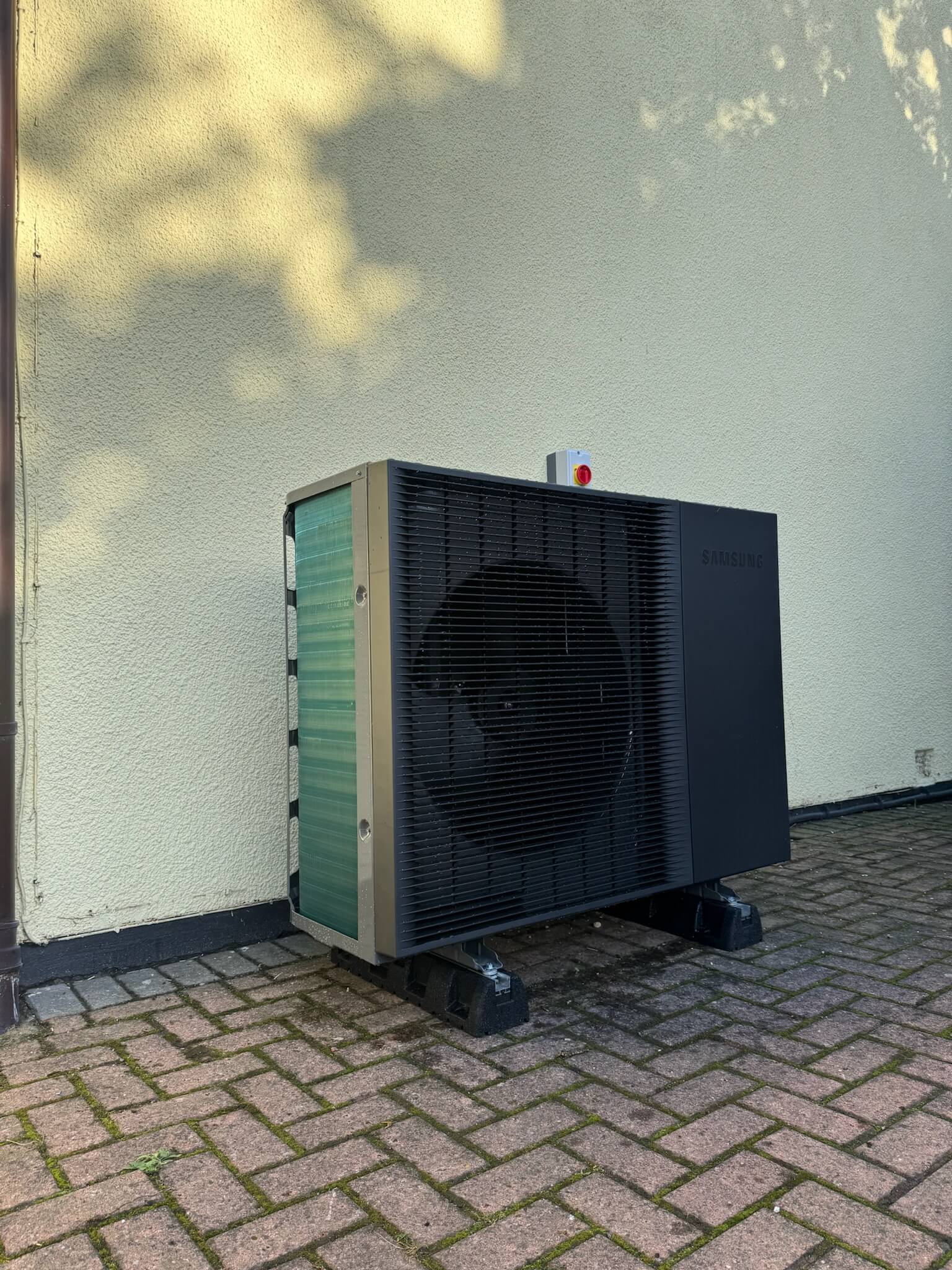 Samsung air source heat pump installation by Vector Heat